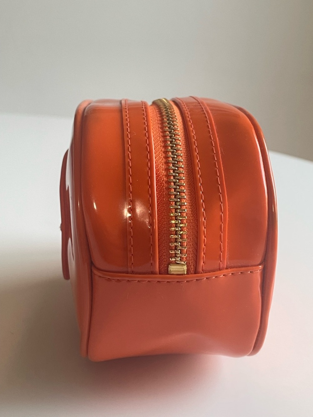 Tory Burch Bright Orange Patent Logo Cosmetic Case - Picture 2 of 5